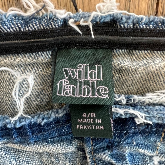 NWT Wild Fable Mid Low Rise Light Blue Slip On Denim Raw Hem Skirt Size 4R - Picture 10 of 13